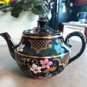 Gibson & Sons Malvern teapot